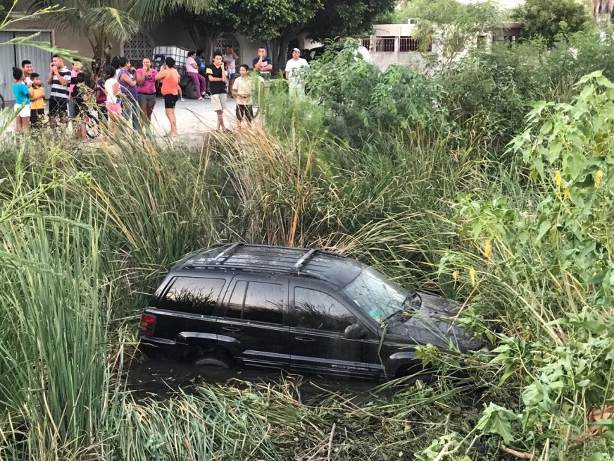 Ebrio Cae A Canal Con Camioneta En Colonia Ampliaci N Para So Mex