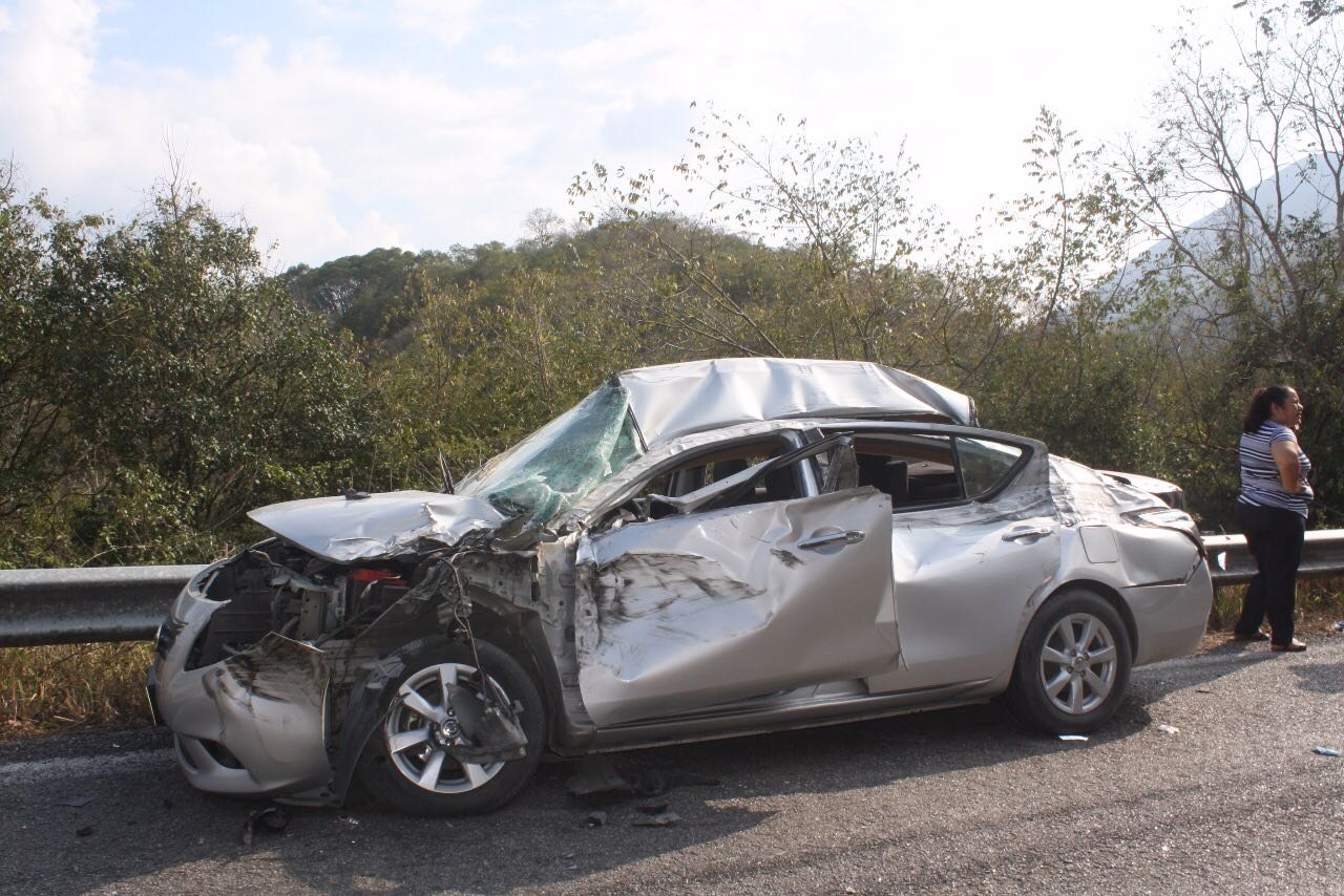 Involucrados En Fuerte Choque En La Carretera Mante Victoria Iban A